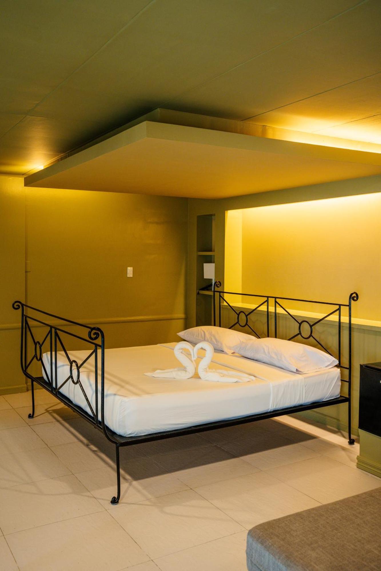 Bed and Breakfast Jacobs Hill Tagaytay Tagaytay City Esterno foto